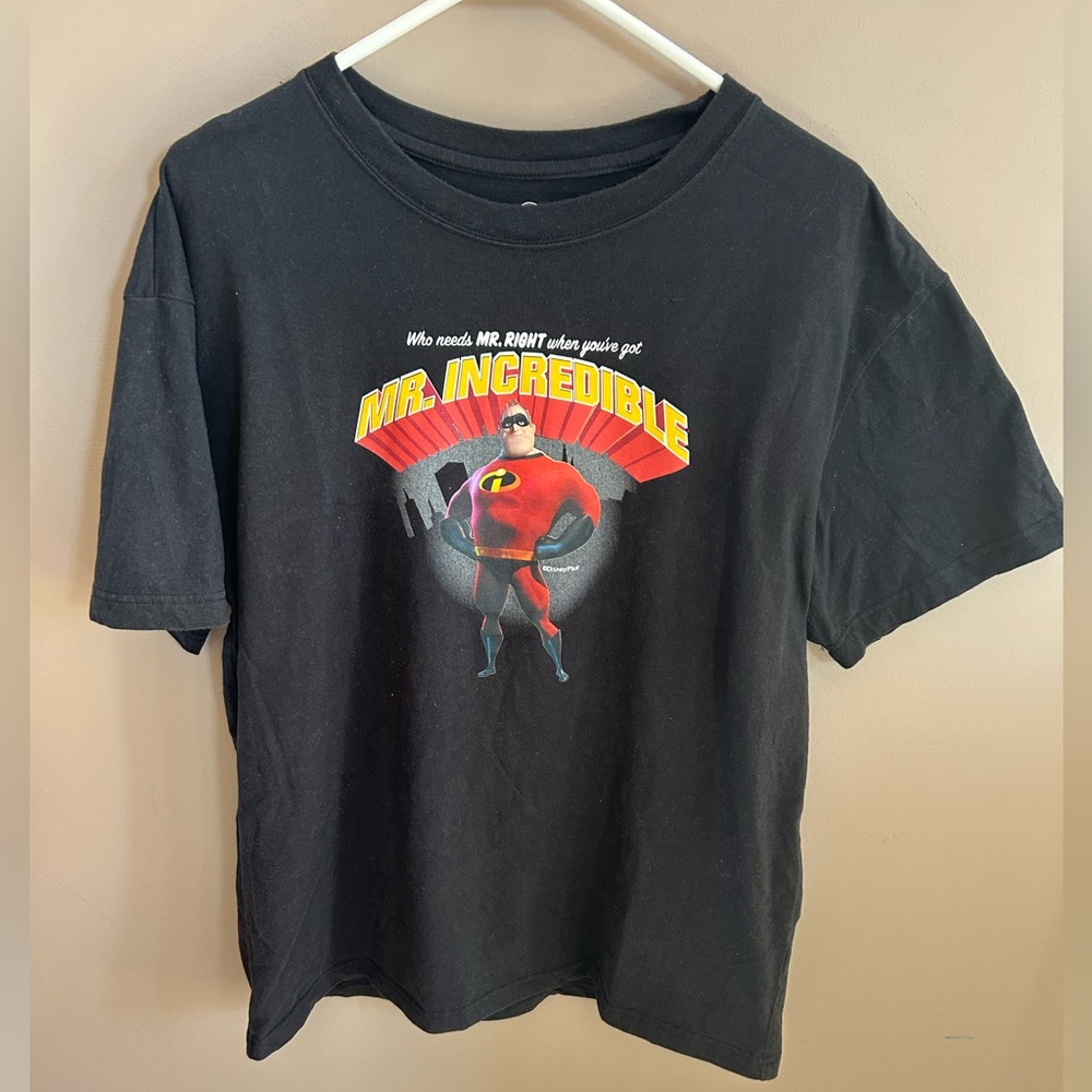 Disney The Incredibles Incredible Dad Shirt L - gently used